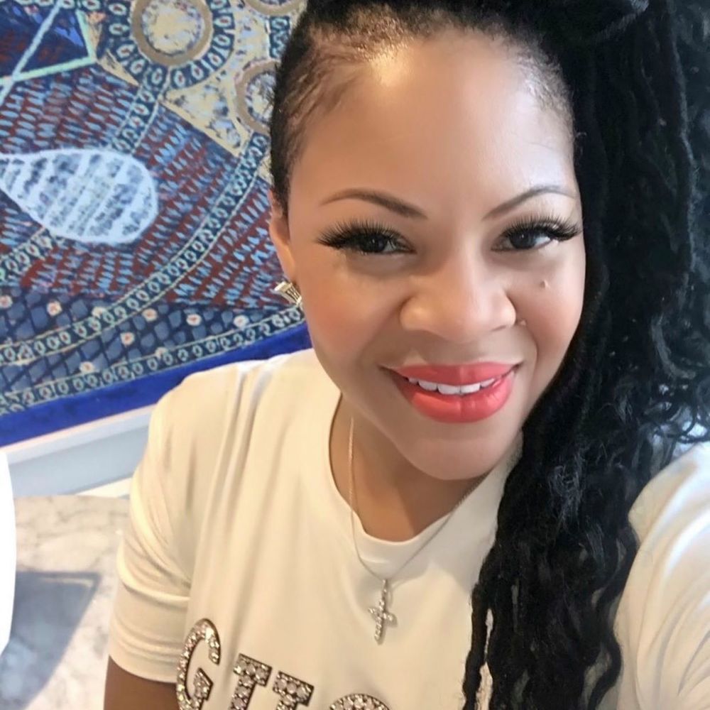 Meet your Posher, Akema